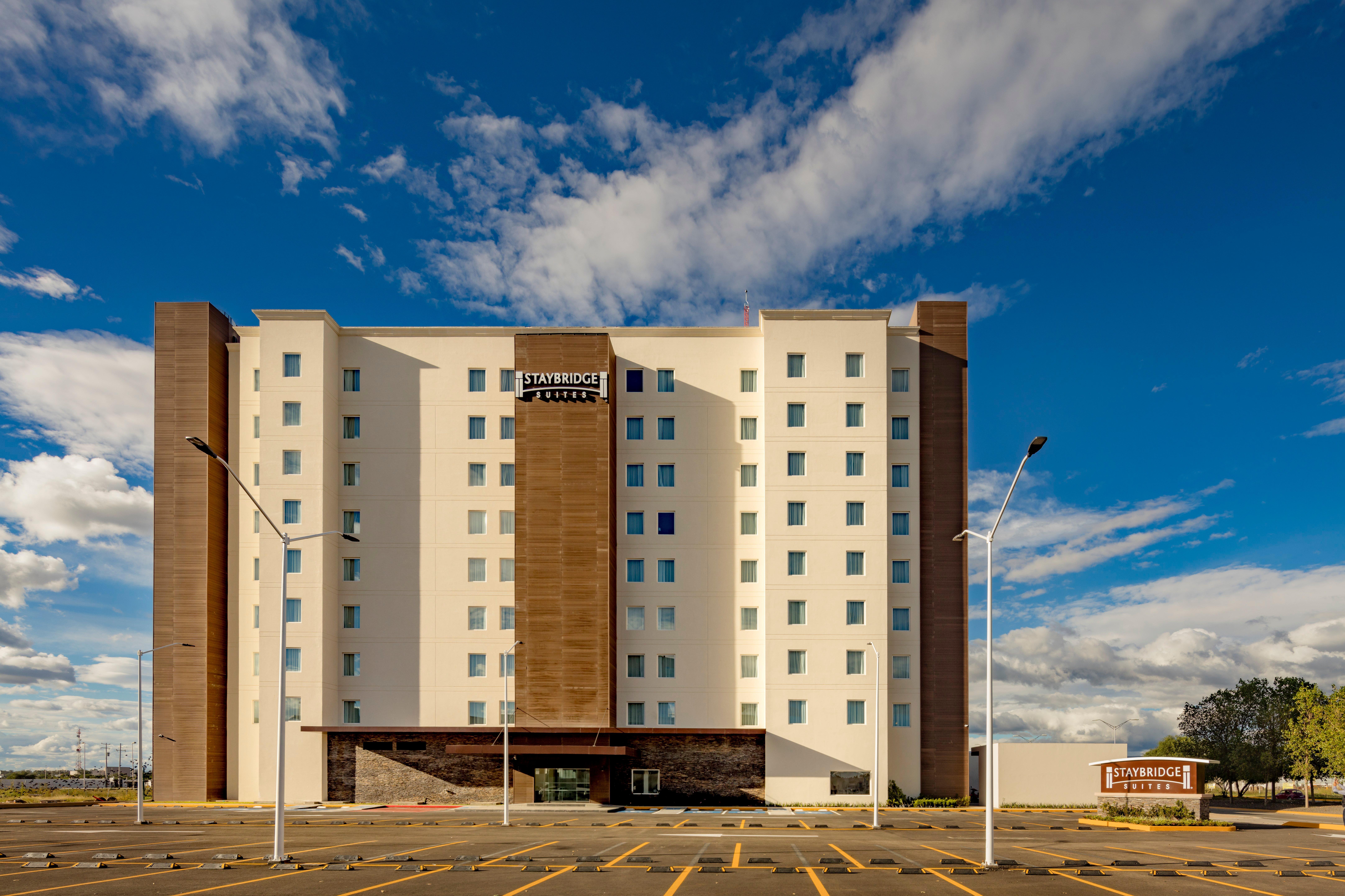 Staybridge Suites - Irapuato By Ihg Exterior foto
